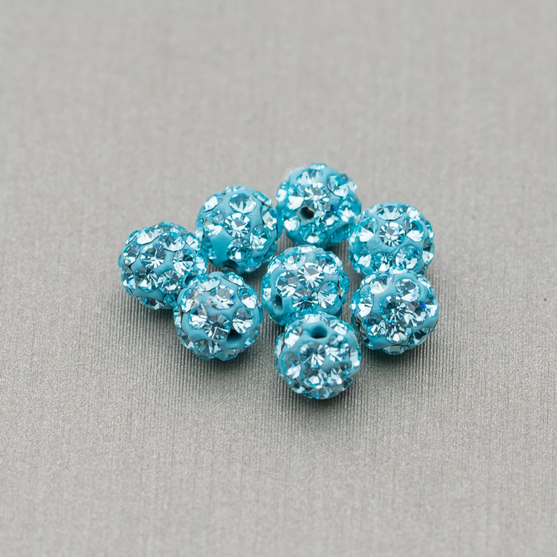 Palline Di Strass Foro Passante Tondo 4mm 20pz Celeste-COMPONENTI DI CRISTALLI E STRASS | Worldofjewel.com