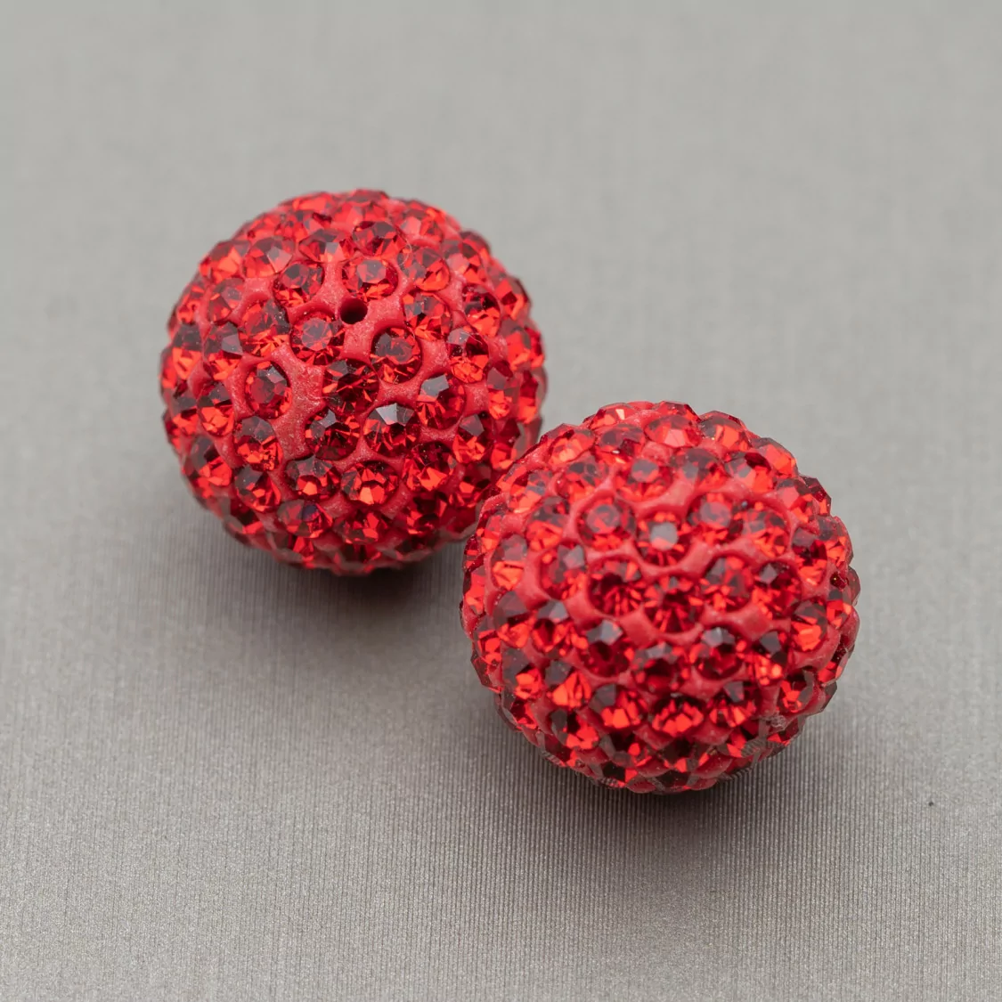 Palline Di Strass Mezzo Foro Tondo 12mm 10pz Rosso-COMPONENTI DI CRISTALLI E STRASS | Worldofjewel.com