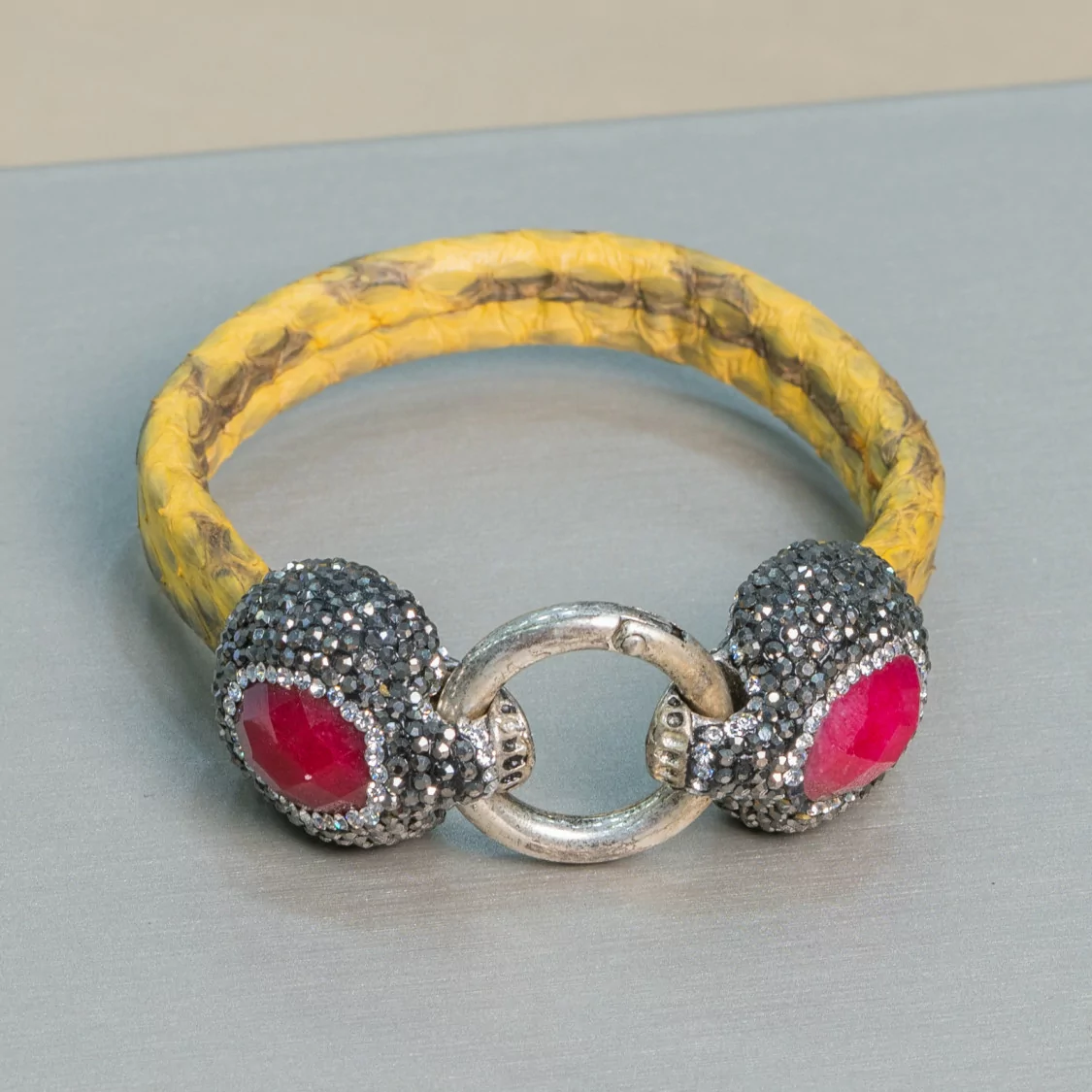 Bracciale Di Pelle Con Centrali Strass Marcasite Chiusura A Scatto - Color Giallo e Giada Rubellite-BRACCIALI BIJOUX | Worldofjewel.com