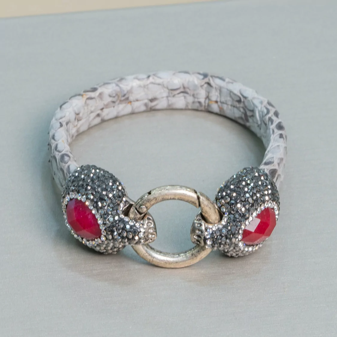 Bracciale Di Pelle Con Centrali Strass Marcasite Chiusura A Scatto - Color Grigio e Giada Rubellite-BRACCIALI BIJOUX | Worldofjewel.com