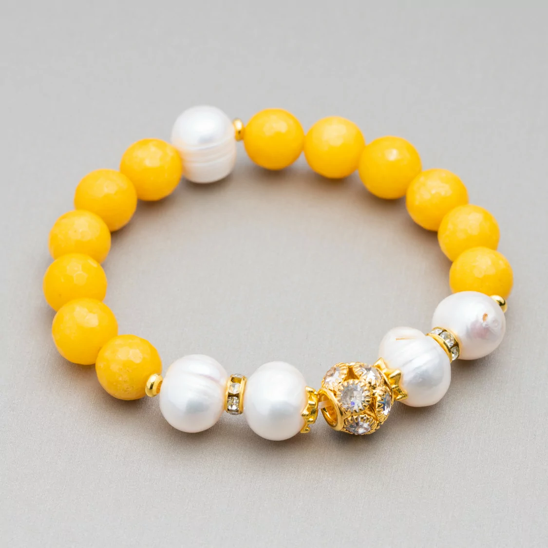 Bracciale Elastico Con Pietre Dure E Perle Di Fiume Con Centrale Sfera In Ottone E Zirconi 10-12mm Giallo-BRACCIALI DI PIETRE E PERLE | Worldofjewel.com