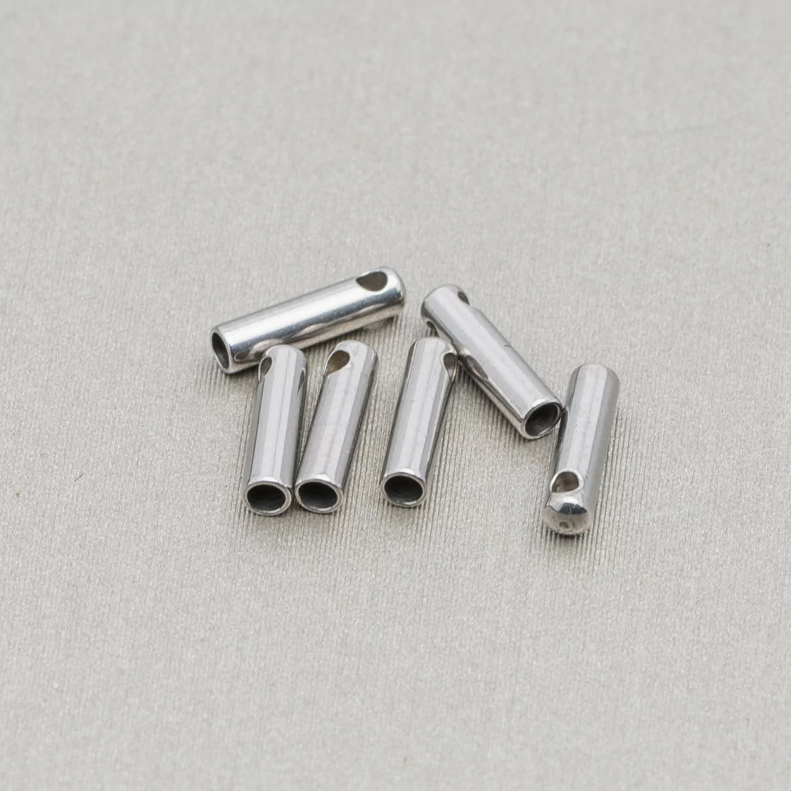 Capocorda Di Acciaio Interno 1,2mm Esterno 1,8x7,0mm 350pz-CAPOCORDA | Worldofjewel.com