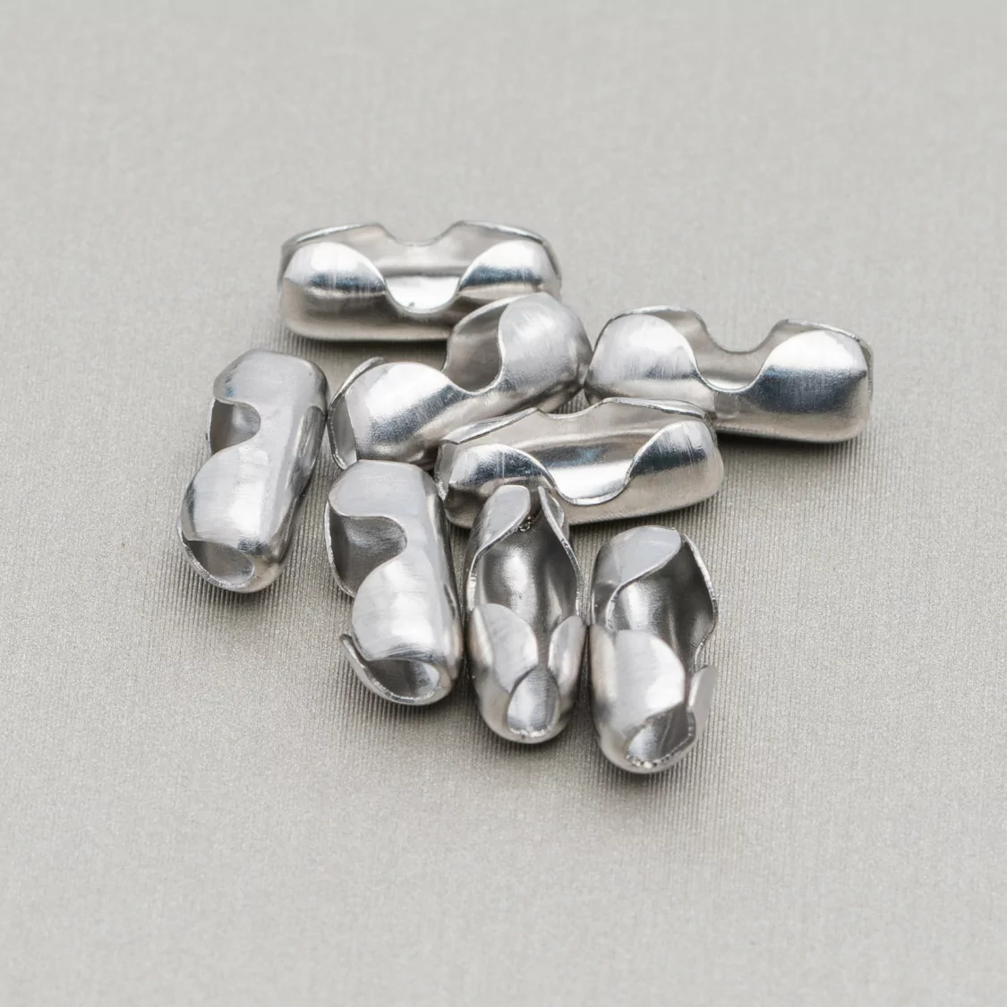 Chiusura Di Acciaio Per Catene A Pallina 4x10mm 75gr Per catena Misura 3,2mm 400pz-CHIUSURE DI ACCIAIO | Worldofjewel.com