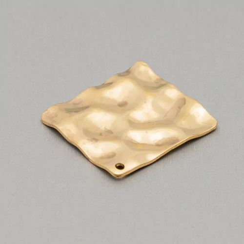 Componente Di Bronzo Pendente Con Un Foro Rombo Battuto 35mm 30pz-CONNETTORI LISCI | Worldofjewel.com