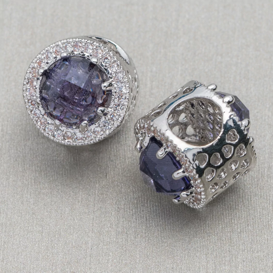 Componente Di Ottone Foro Largo Con Cristalli E Strass 11mm Foro Da 5,5mm 6pz Viola Rodiato-CONNETTORE FORO LARGO | Worldofjewel.com