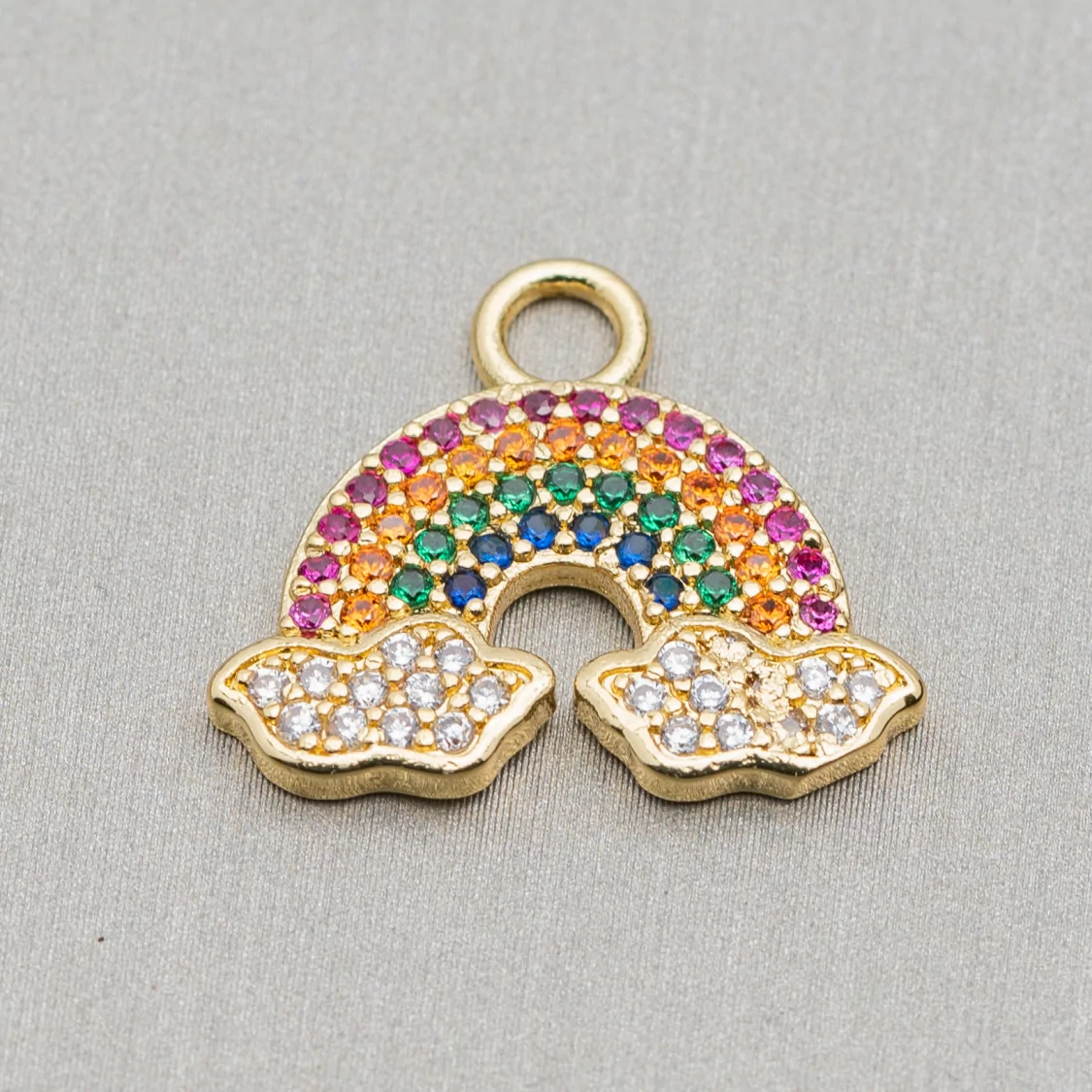 Componente Pendente Di Bronzo Con Zirconi Multicolor Pavè Arcobaleno Con Nuvole 17x19mm 10pz Dorato-CIONDOLI DI OTTONE | Worldofjewel.com