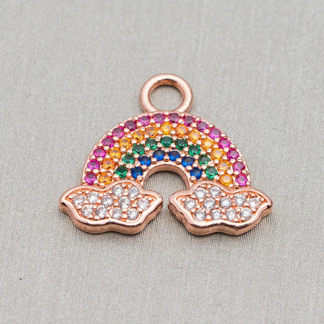 Componente Pendente Di Bronzo Con Zirconi Multicolor Pavè Arcobaleno Con Nuvole 17x19mm 10pz Oro Rosa-CIONDOLI DI OTTONE | Worldofjewel.com