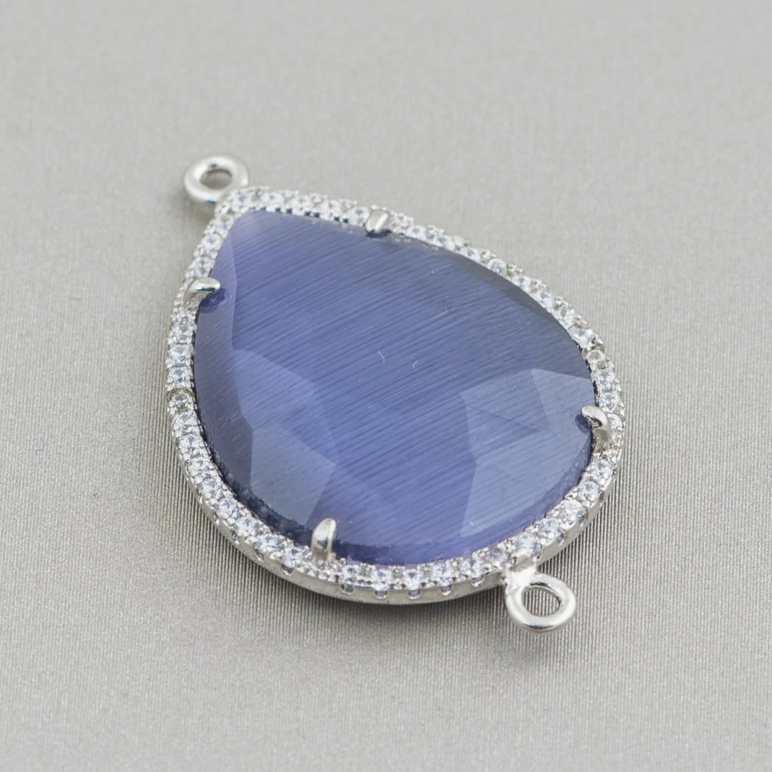 Connettore Componente Di Ottone Con Occhio Di Gatto Incastonati e Zirconi Goccia 22x30mm Con 2 Anellini 6pz Rodiato Blu Violace- GOCCE | Worldofjewel.com