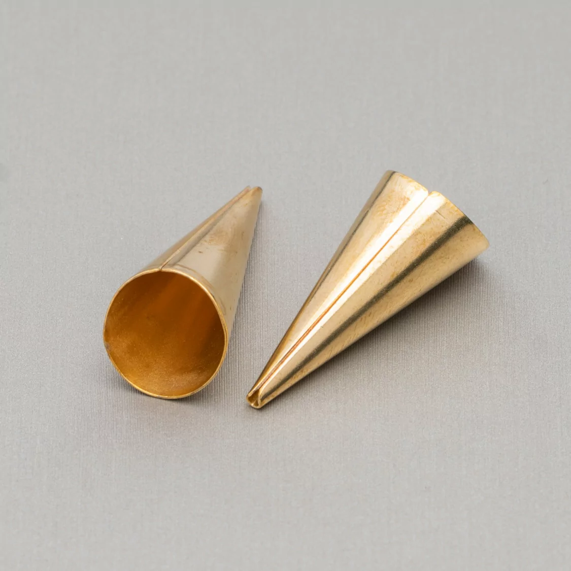 Coppette Di Bronzo A Cono Liscio Grande 12,5x32mm 60pz-COPPETTE A CAMPANA | Worldofjewel.com