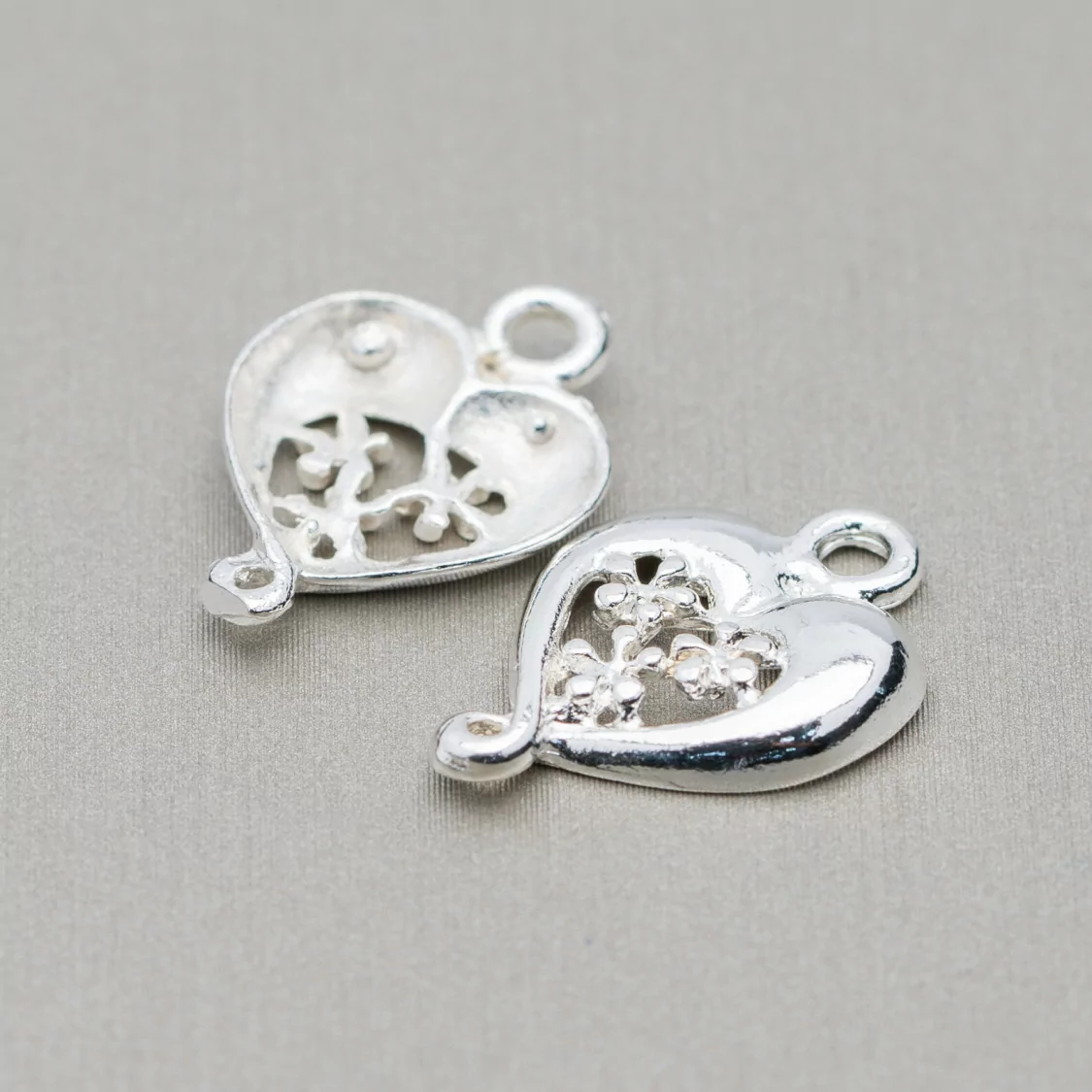 Distanziatore Connettore Di Ottone Cuore 13x20mm 80pz Argentato-CONNETTORI LISCI | Worldofjewel.com