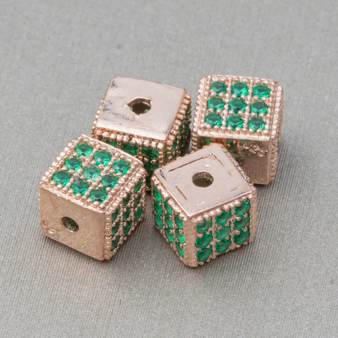 Distanziatore Di Argento 925 Cubo 5,5mm Foro Piccolo Oro Rosa Con Zirconi Smeraldo 8pz-CONNETTORI CON STRASS | Worldofjewel.com