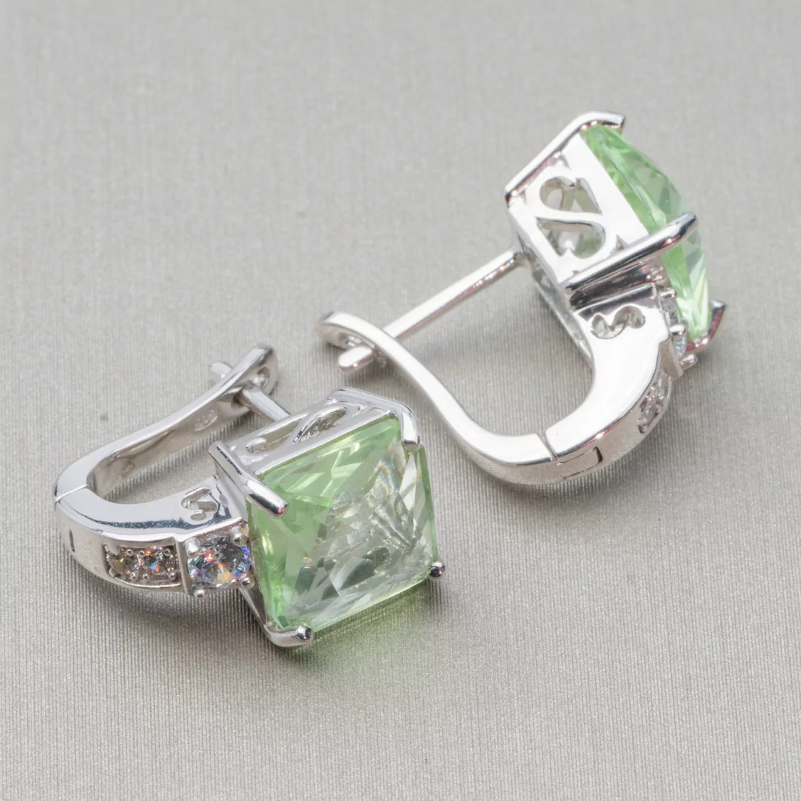 Orecchini Di Argento 925 Con Zirconi E Cabochon Di Topazio Termodiffuso 11x16mm Verde-ARGENTO 925 CRYSTAL | Worldofjewel.com