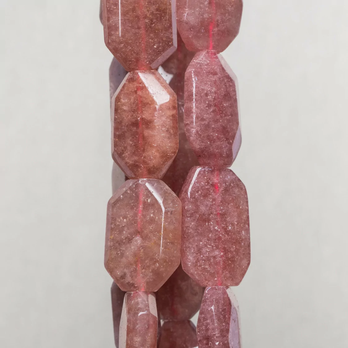 Strawberry Quartz - Quarzo Fragola Sasso Piatto Sfaccettato 20x30mm Rosso-QUARZO FRAGOLA | Worldofjewel.com