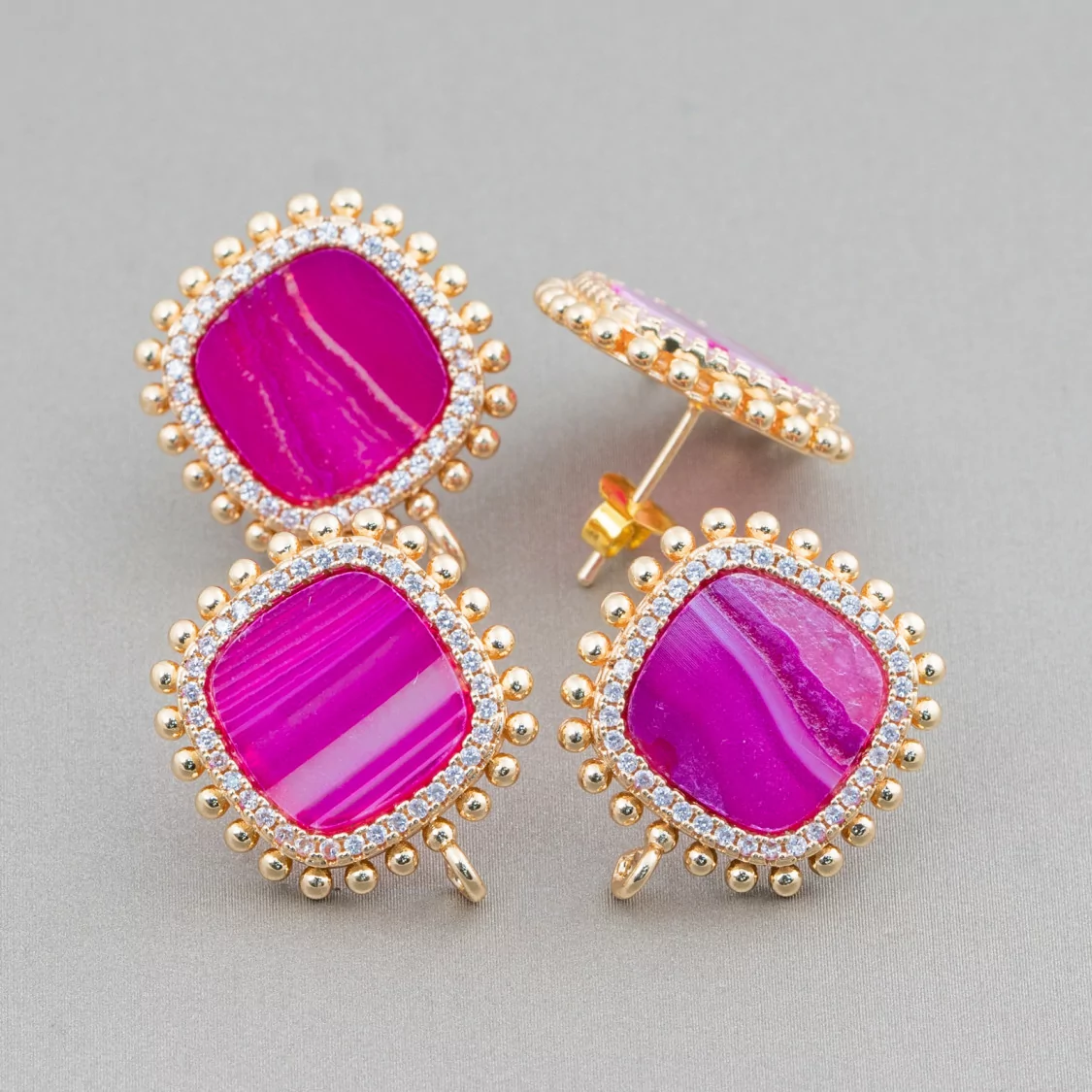 Base Per Orecchini Di Ottone A Perno Con Pietre Naturali Quadrato Con Zirconi 19mm 3 Paia Agata Striata Fucsia-BASI CON PIETRE E PERLINE | Worldofjewel.com