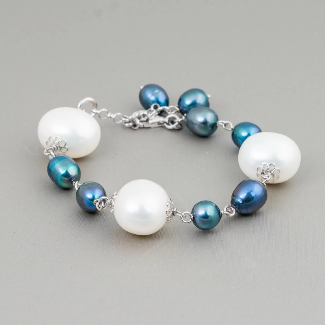 Bracciale Di Argento 925 Con Perle Di Fiume Riso Peacock E Perle Di Maiorca Caramella Bianco 18cm +3cm-BRACCIALI DI ARGENTO 925 | Worldofjewel.com