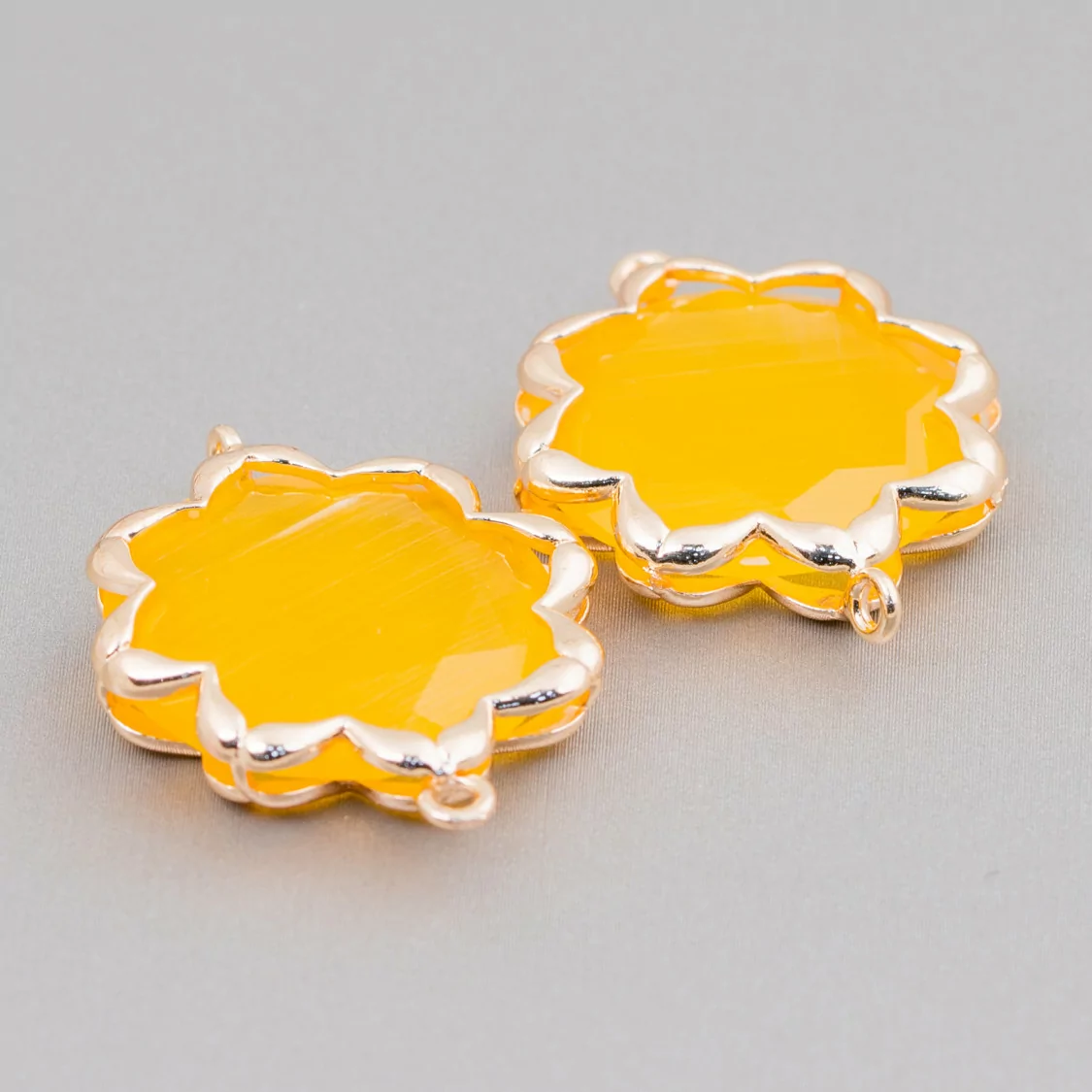 Connettore Componente Di Ottone Con Occhio Di Gatto Stella Del Mattino 25mm 4pz Giallo- STELLA DEL MATTINO | Worldofjewel.com