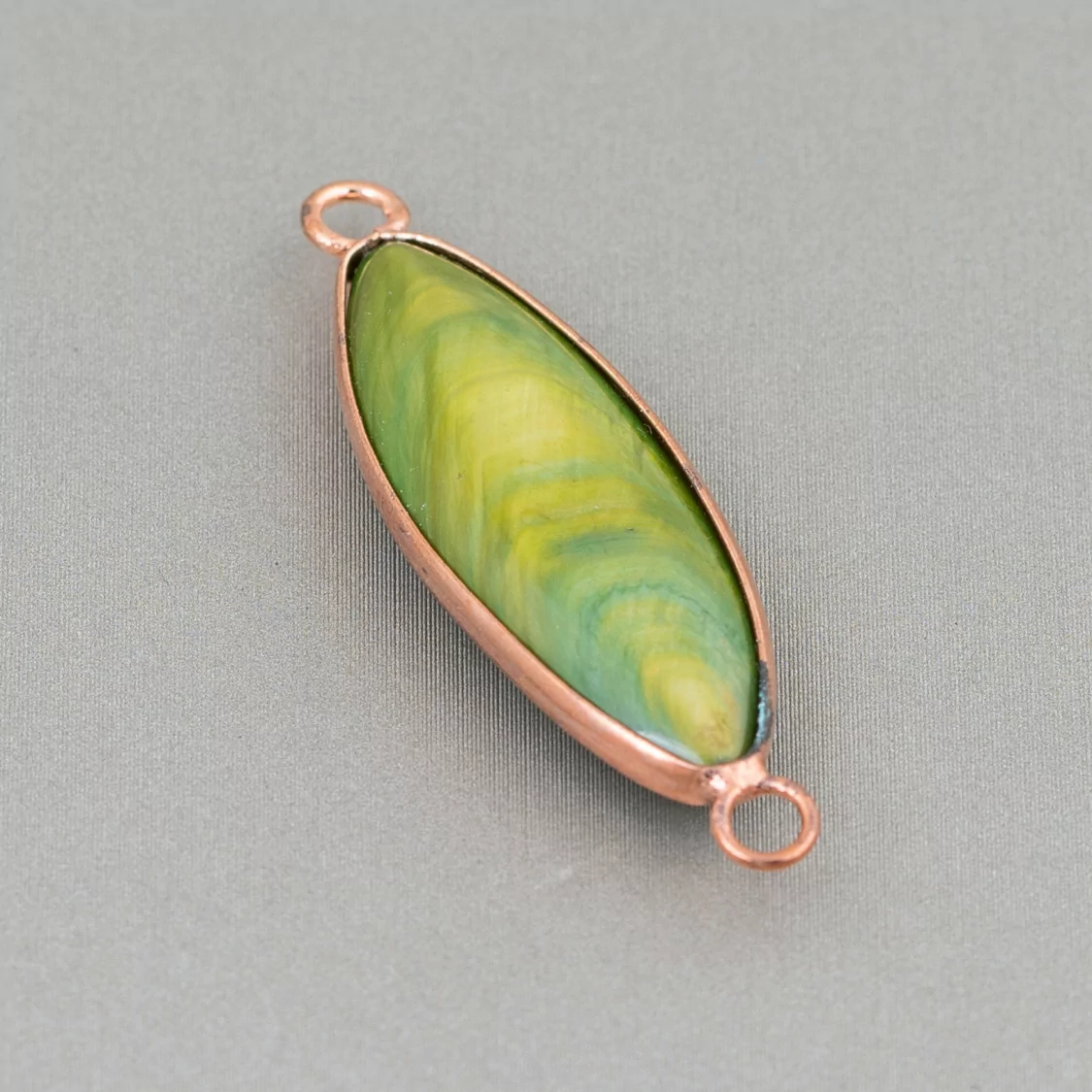 Connettore Componente Di Ottone Con Madreperla Incastonati Riso 10x38mm 10pz Verde E Oro Rosa-CABOCHON BORDATI E INCASTONATI | Worldofjewel.com