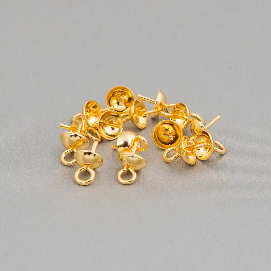 Coppetta Terminale Per Pendenti Di Acciaio Con Anellino 4mm 190pz Circa Placcato Oro-PERNO A COPPETTA | Worldofjewel.com