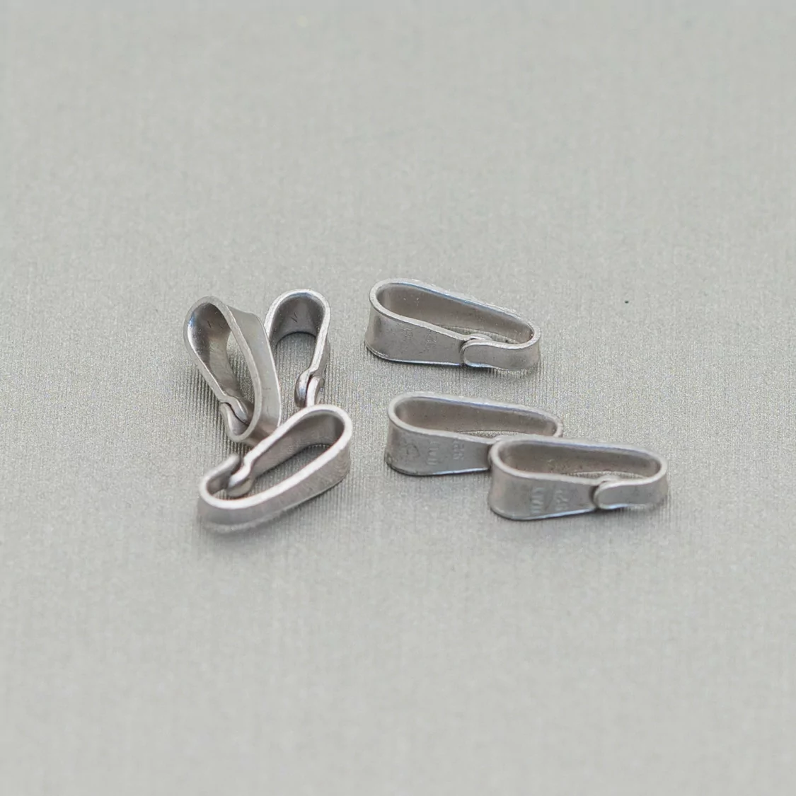 Gancio Per Pendente Di Argento 925 2,7x8,0mm Liscio 30pz Rodiato-GANCI | Worldofjewel.com