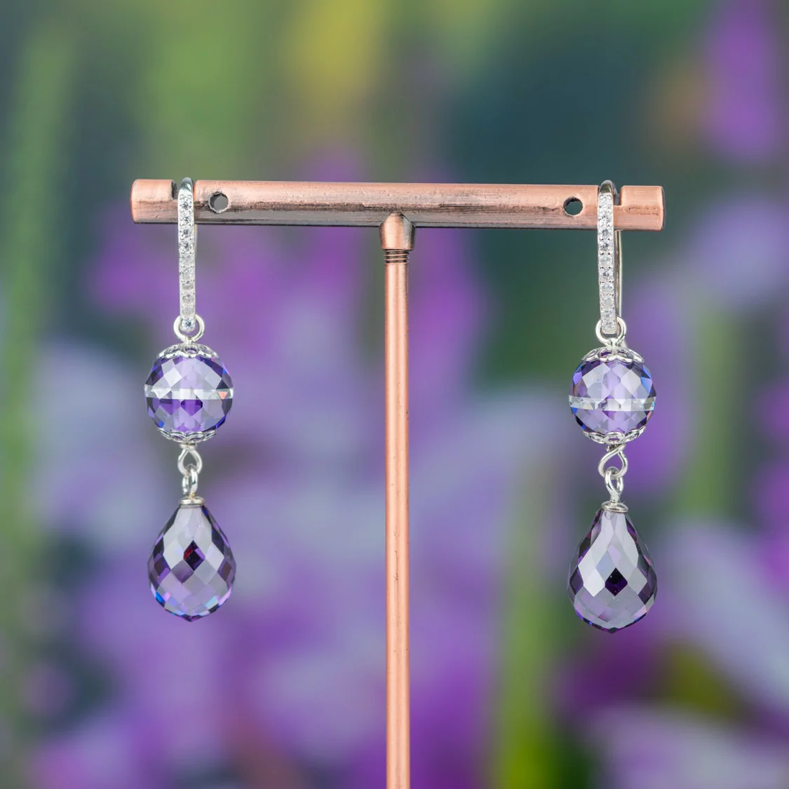 Orecchini A Monachella Di Argento 925 Con Zirconi A Sfera Sfaccettata E Gocce Briollette Sfaccettate Viola 10x50mm-ARGENTO 925 DESIGN ITALY | Worldofjewel.com