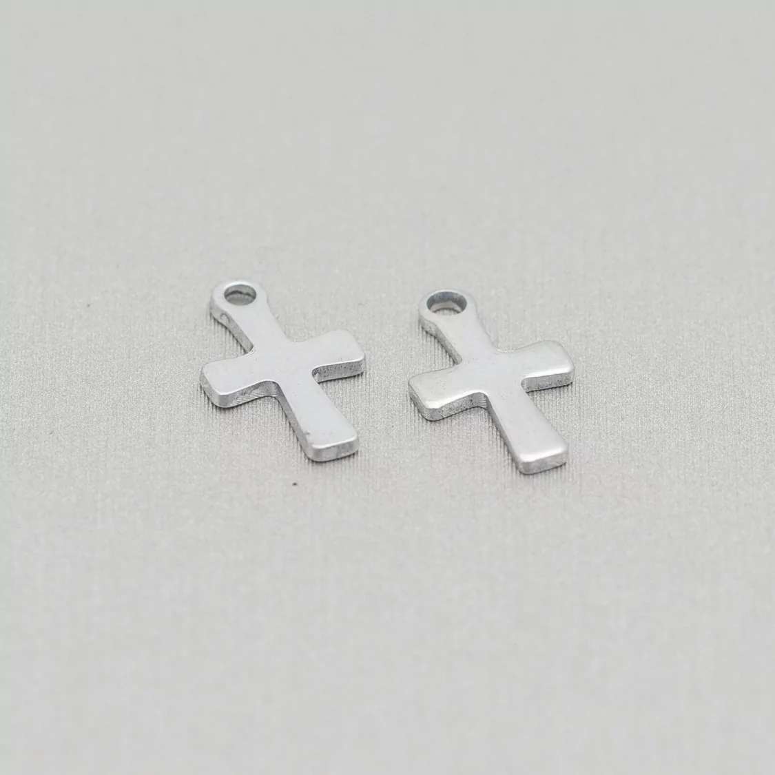 Componente Pendente Di Acciaio 316 Croce Pendente 7x12mm 120pz-CIONDOLI DI ACCIAIO | Worldofjewel.com