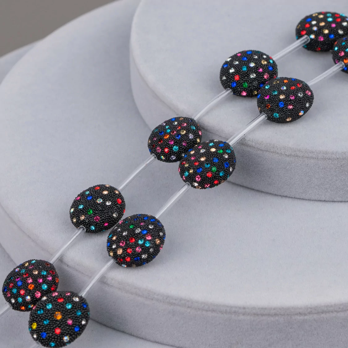 Perline A Filo Connettore Nero Con Strass Multicolor Tondo Piatto 20mm 10pz-PERLINE CON MARCASITE STRASS | Worldofjewel.com