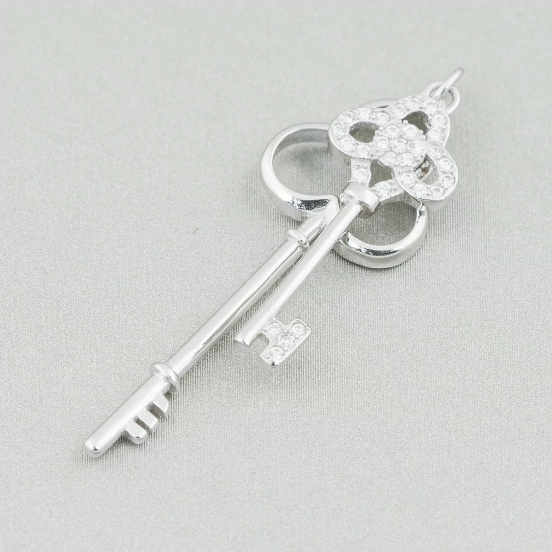 Ciondolo Pendente Di Argento 925 Con Zirconi Doppia Chiave 13x38mm 2pz Rodiato-ARGENTO 925 DESIGN ITALY | Worldofjewel.com