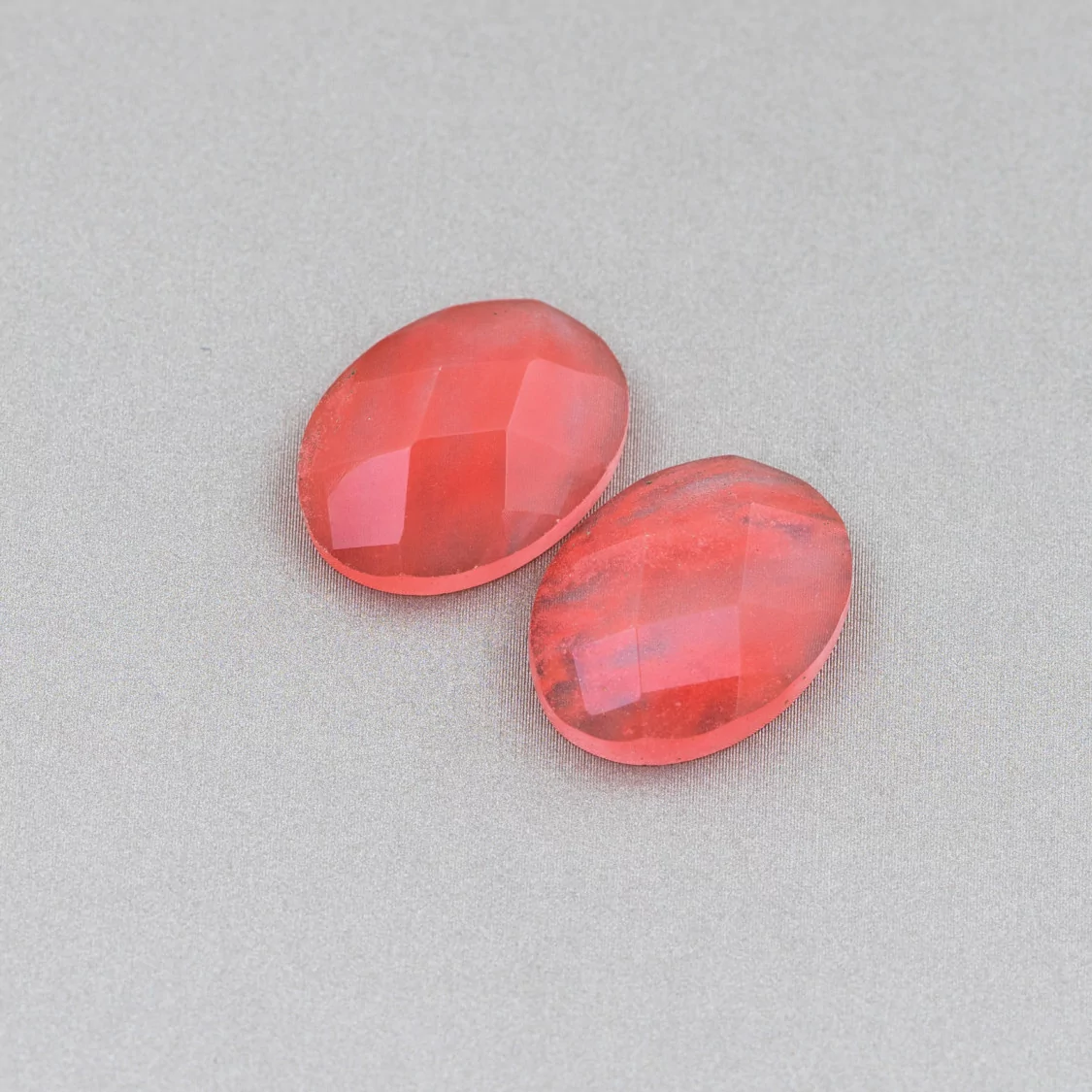 Componente Cabochon Grande Ovale Sfaccettato 15x20mm 4pz Quarzo Cherry Sintetico- CABOCHON GRANDI | Worldofjewel.com