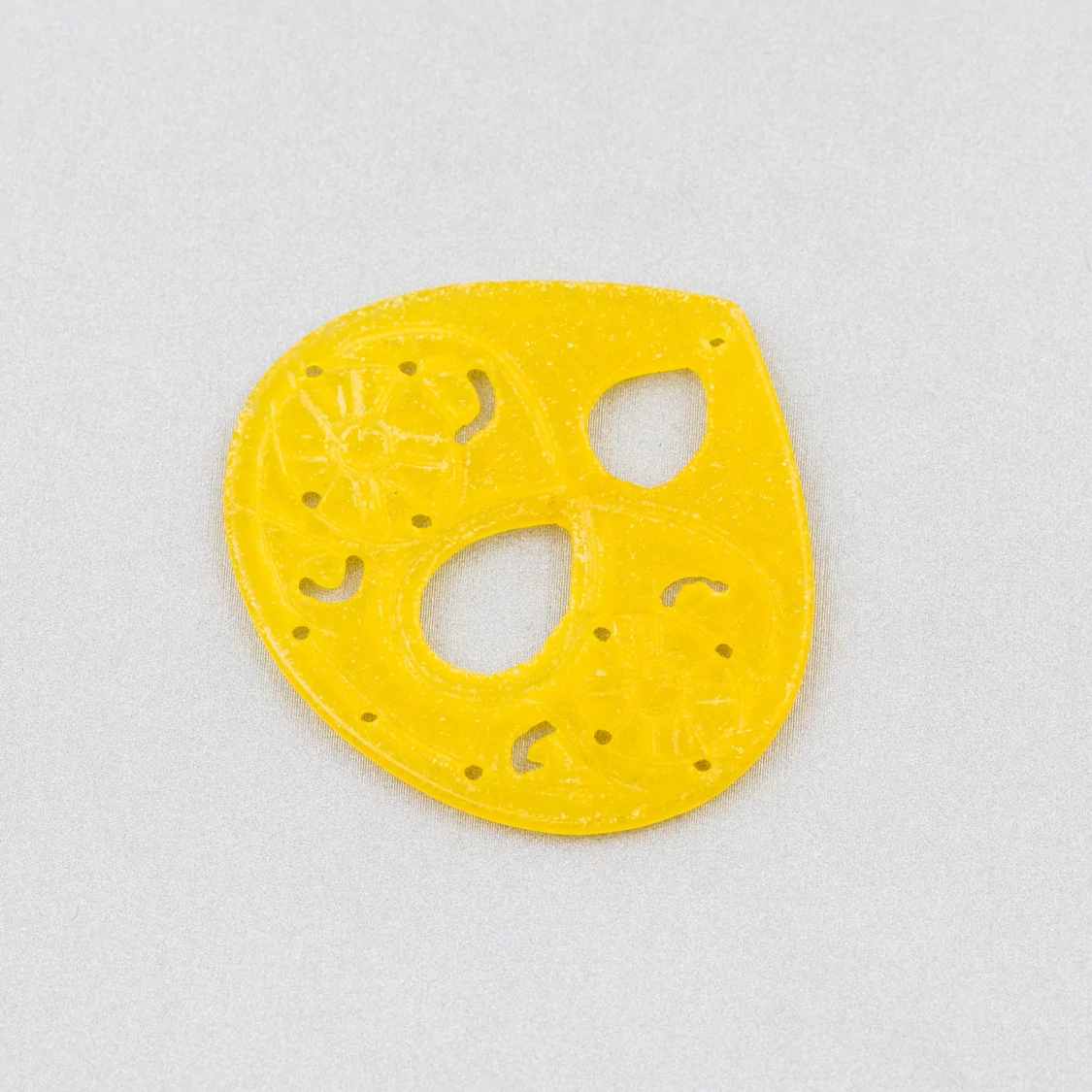 Componente Di Giada Burma Inciso Piastra 2pz Goccia 40x40mm Giallo-COMPONENTI DI GIADA BURMA | Worldofjewel.com