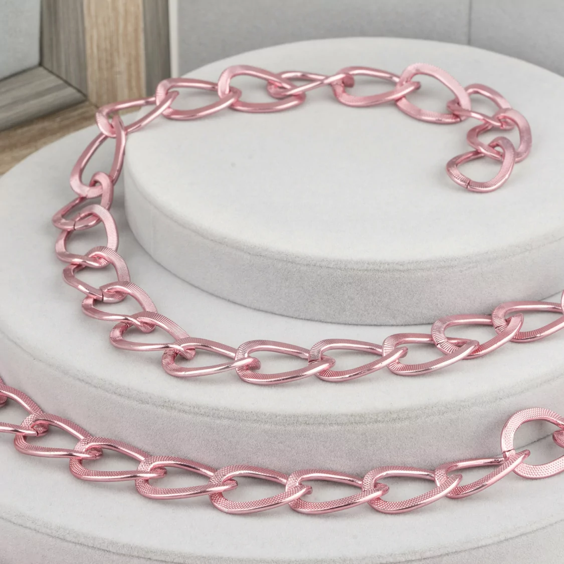 Catena Di Alluminio Groumette Ovale 19x26mm Rosa 1 Metro-CATENE DI ALLUMINIO | Worldofjewel.com