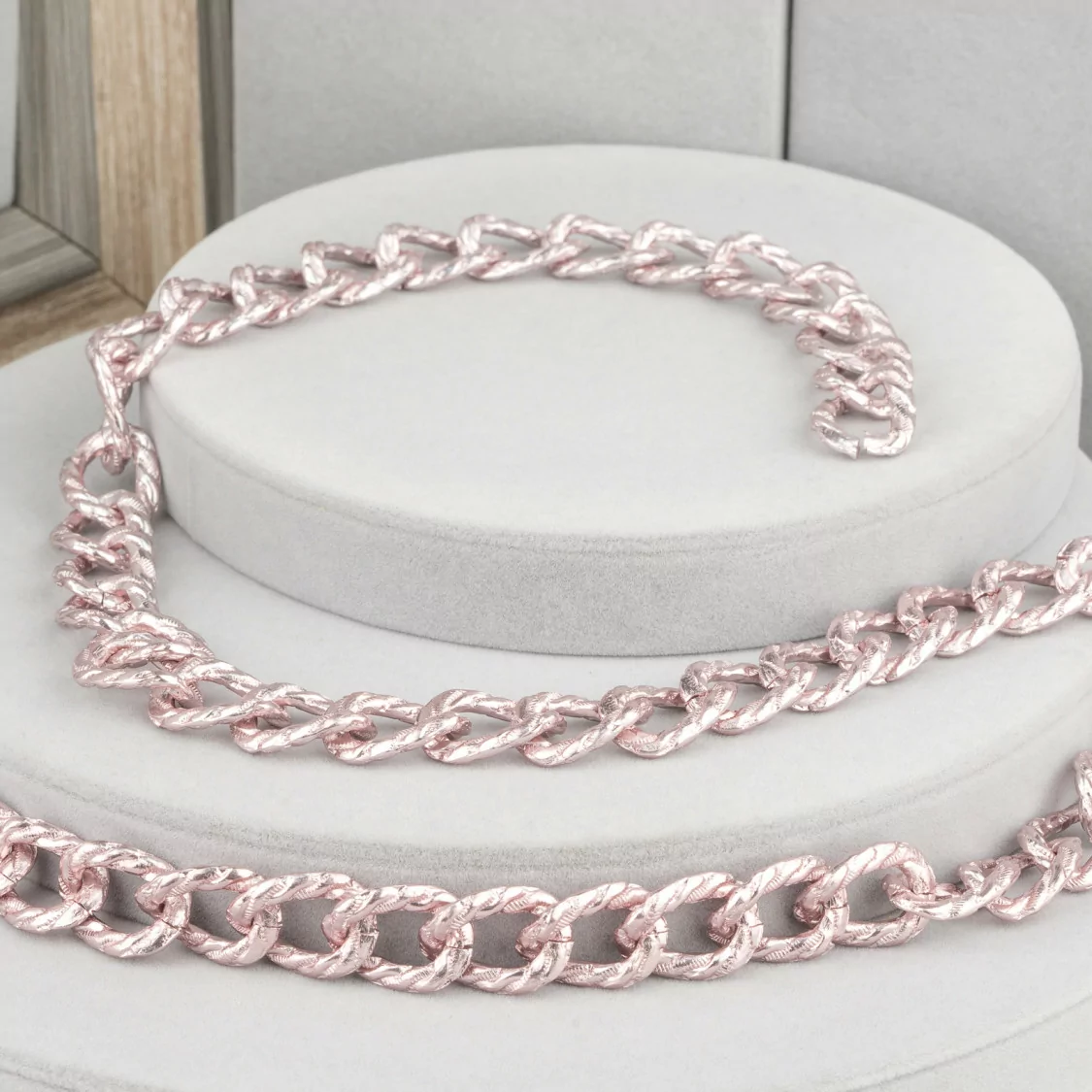 Catena Di Alluminio Ovale Rigato 15x21mm Rosa 1 Metro-CATENE DI ALLUMINIO | Worldofjewel.com