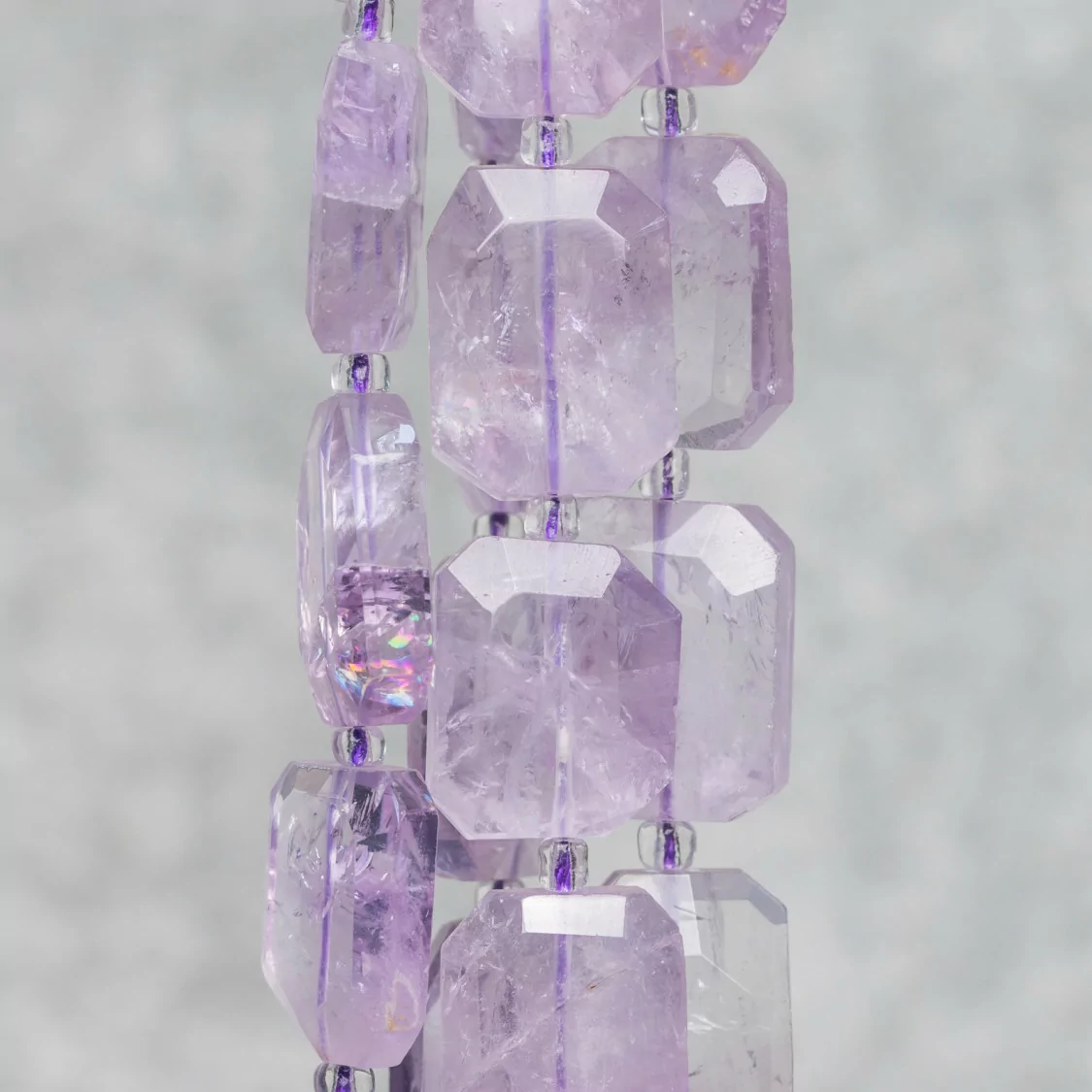 Ametista Lavanda Clear Sasso Irregolare Piatto Sfaccettato 16x20mm-AMETISTA CHIARA | Worldofjewel.com