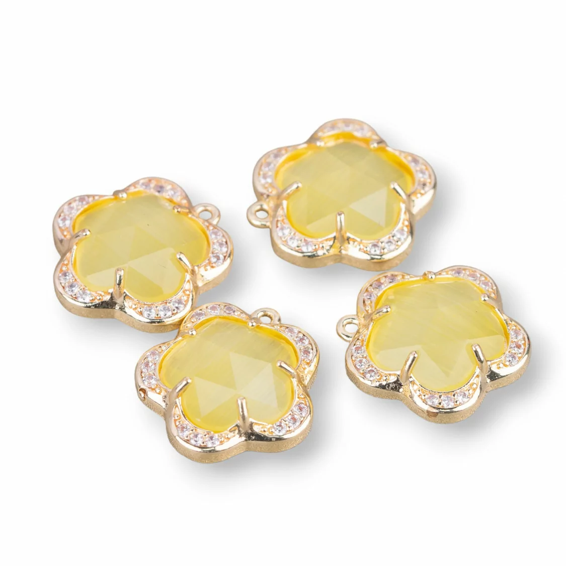 Componente Pendente Di Ottone Con Occhio Di Gatto Incastonati Fiore 5 Petali 14mm 8pz Con 1 Anellino Giallo- FIORE | Worldofjewel.com