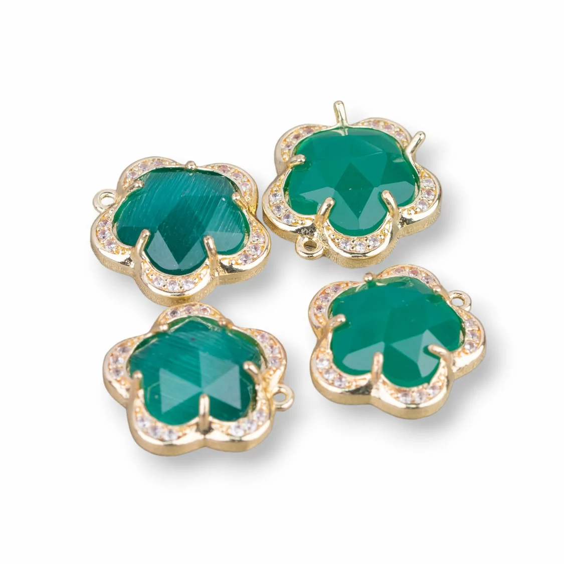 Componente Pendente Di Ottone Con Occhio Di Gatto Incastonati Fiore 5 Petali 14mm 8pz Con 1 Anellino Verde Smeraldo- FIORE | Worldofjewel.com