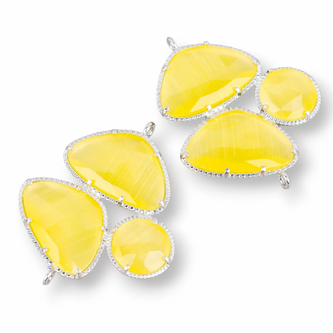 Connettore Componente Di Ottone Con Occhio Di Gatto Sfaccettato A 3 Pietre Con 2 Anellini 34x42mm 3pz Rodiato Giallo- A TRE PEZZI | Worldofjewel.com