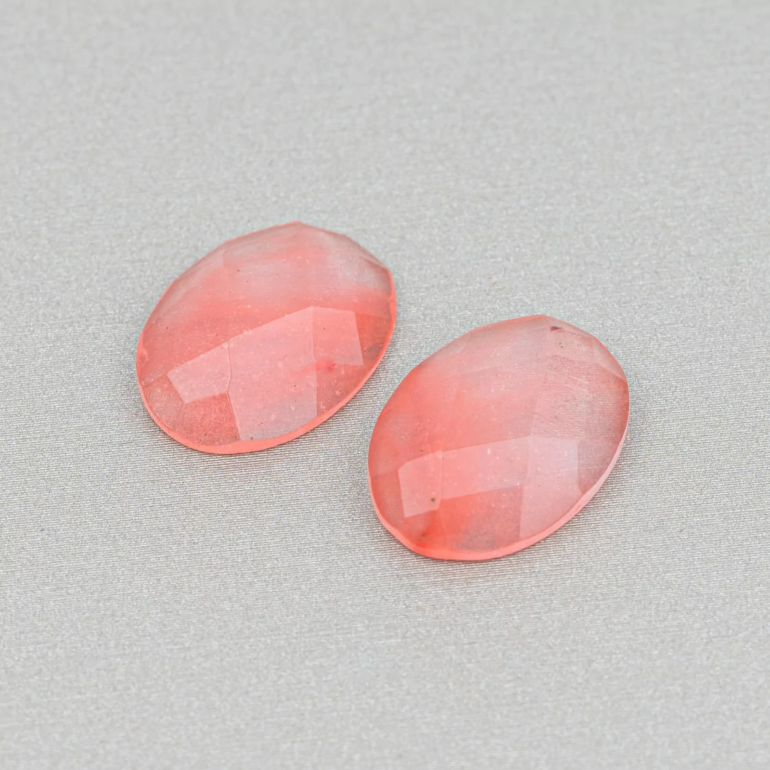 Cabochon di Cristallo Ovale Sfaccettato 13x18mm 10pz Rosso- CABOCHON DI CRISTALLI | Worldofjewel.com