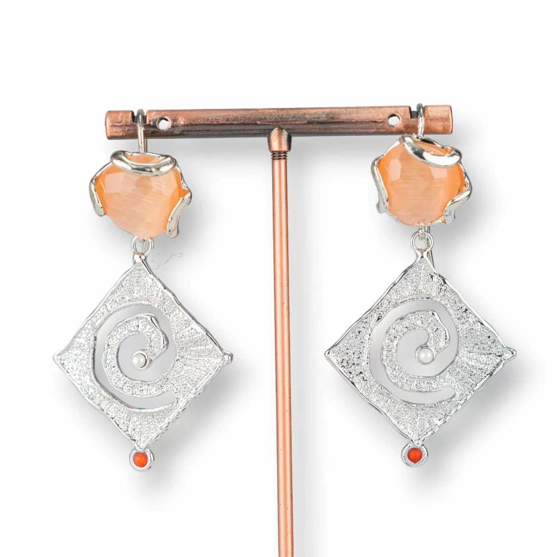 Orecchini Di Bronzo A Monachella Con Occhio Di Gatto E Pendente Di Zama 30x60mm Arancio Rombo-BRONZO CRYSTAL | Worldofjewel.com