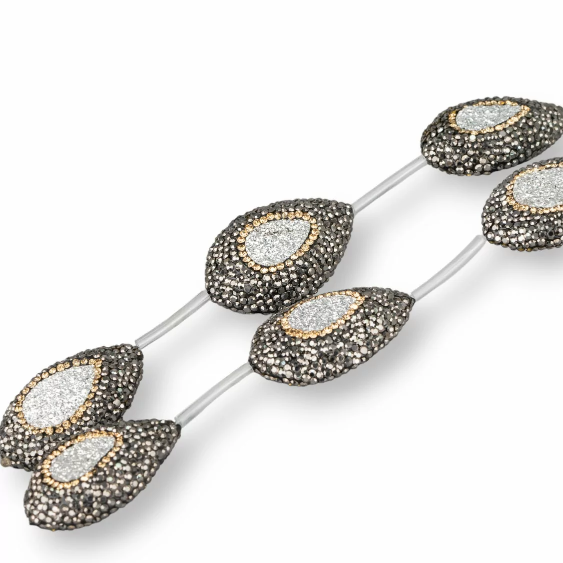 Perline a Filo Di Marcasite Strass Con Druzi Bianco E Madreperla Goccia Piatta 23x32mm 5pz-PERLINE CON MARCASITE STRASS | Worldofjewel.com