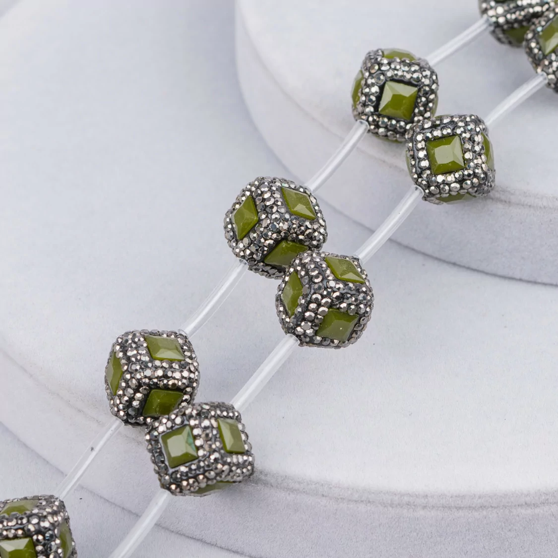 Perline a Filo Di Marcasite Strass Cubo Con Pietre 16mm 10pz Nero Verde Scuro-PERLINE CON MARCASITE STRASS | Worldofjewel.com