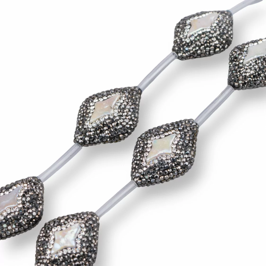 Perline a Filo Di Marcasite Strass Rombo Con Perle Di Fiume 23x32mm 6pz-PERLINE CON MARCASITE STRASS | Worldofjewel.com