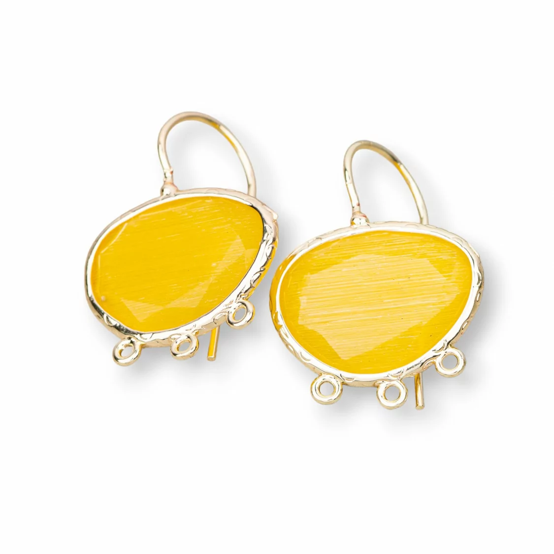 Base Per Orecchini A Monachella Di Bronzo Con Occhio Di Gatto Mango Bordato 22x30mm Con 3 Anellini 3 Paia Giallo Intenso-BASI CON PIETRE E PERLINE | Worldofjewel.com