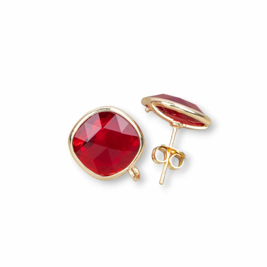 Base Per Orecchini Di Ottone A Perno Con Occhio Di Gatto Sfaccettato Quadrato 13mm 5 Paia Rosso Trasparente-BASI CON PIETRE E PERLINE | Worldofjewel.com