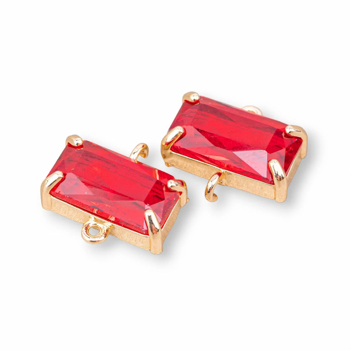 Componente Connettore Di Bronzo Con Cristalli CZ Rettangolo Sfaccettato 16x9mm 15pz Con 2 Anellini Rosso-CABOCHON BORDATI E INCASTONATI | Worldofjewel.com