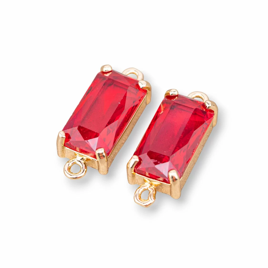 Componente Connettore Di Bronzo Con Cristalli CZ Rettangolo Sfaccettato 8x16mm 15pz Con 2 Anellini Rosso-CABOCHON BORDATI E INCASTONATI | Worldofjewel.com