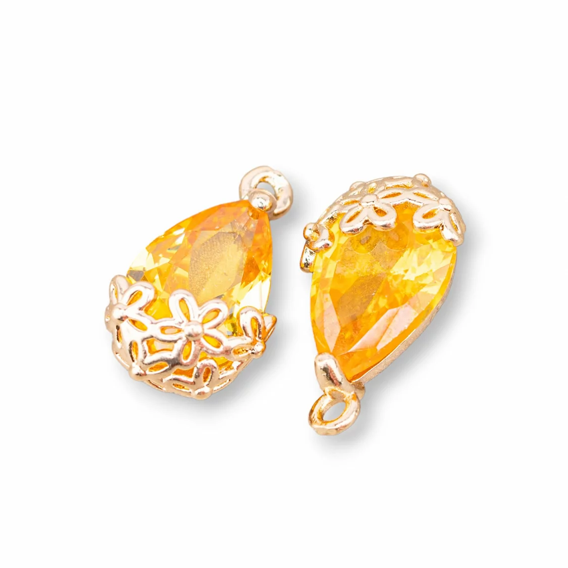 Componente Pendente Di Bronzo Con Cristalli CZ Goccia Sfaccettata 9x14mm 22pz Con 1 Anellino Giallo-PENDENTI E CHARMS | Worldofjewel.com