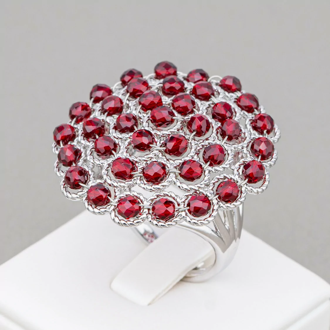 Anello Di Bronzo Con Perline Ammagliate 30mm Misura Regolabile Rodiato Rosso Ruby-ANELLI BRONZO E OCCHIO DI GATTO | Worldofjewel.com