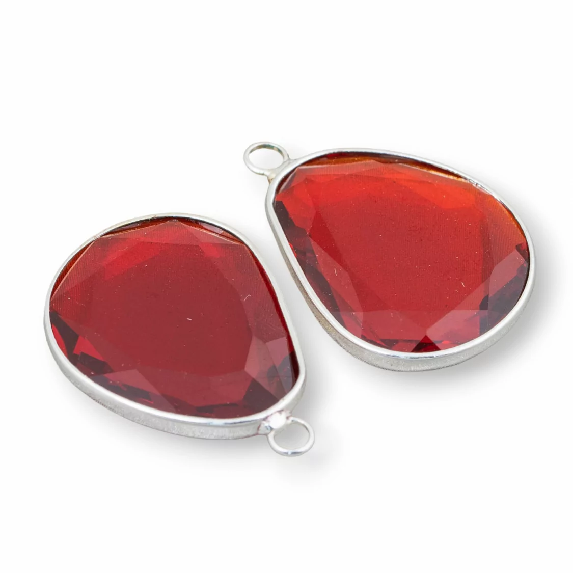 Connettore Componente Incastonato Di Cristalli Mango Irregolare 20x25mm Con 1 Anellino 10pz Rodiato Rosso- MANGO | Worldofjewel.com