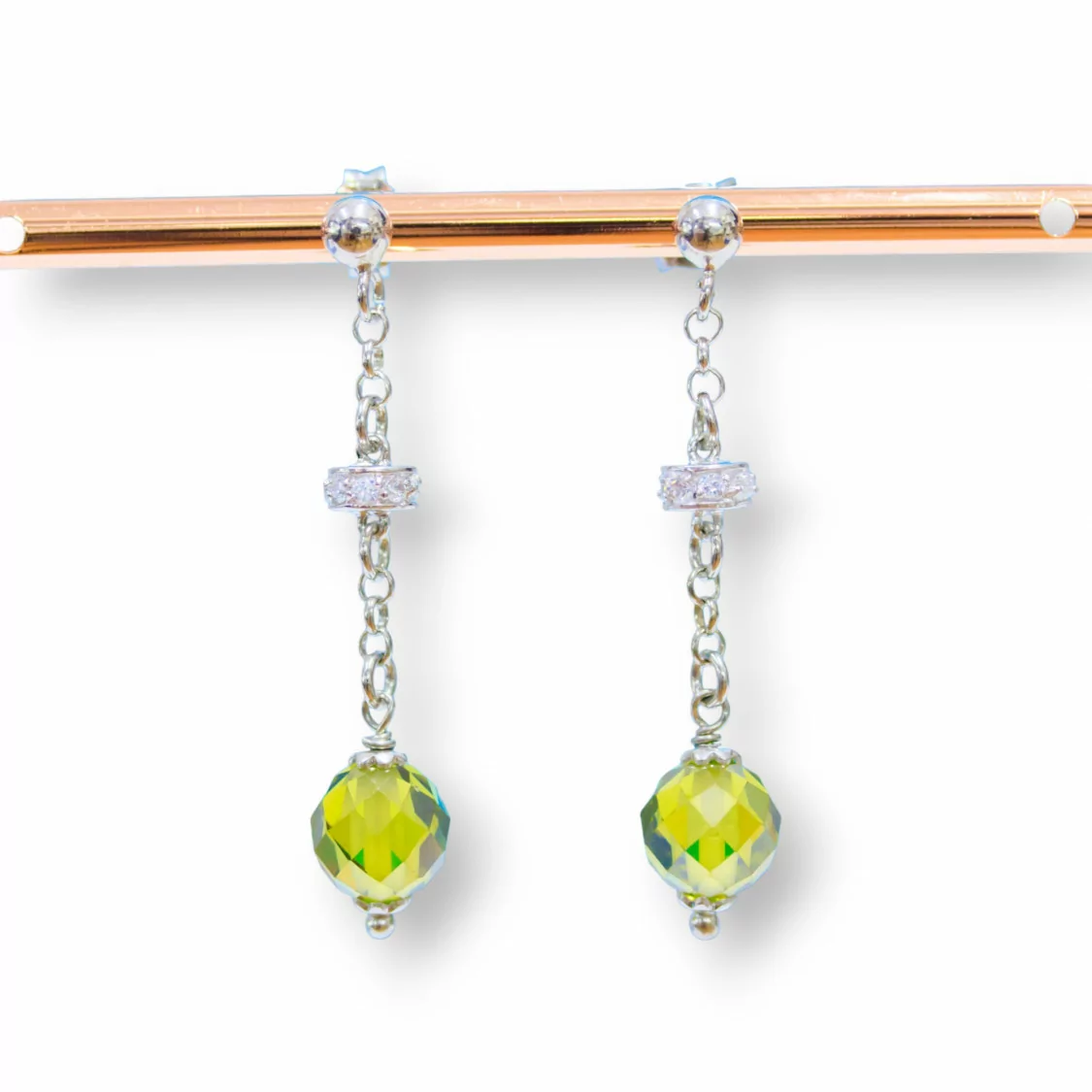 Orecchini A Perno Di Argento 925 Con Zirconi A Sfera Sfaccettata Peridot E Rondelle Zirconate 8x40mm-ARGENTO 925 DESIGN ITALY | Worldofjewel.com