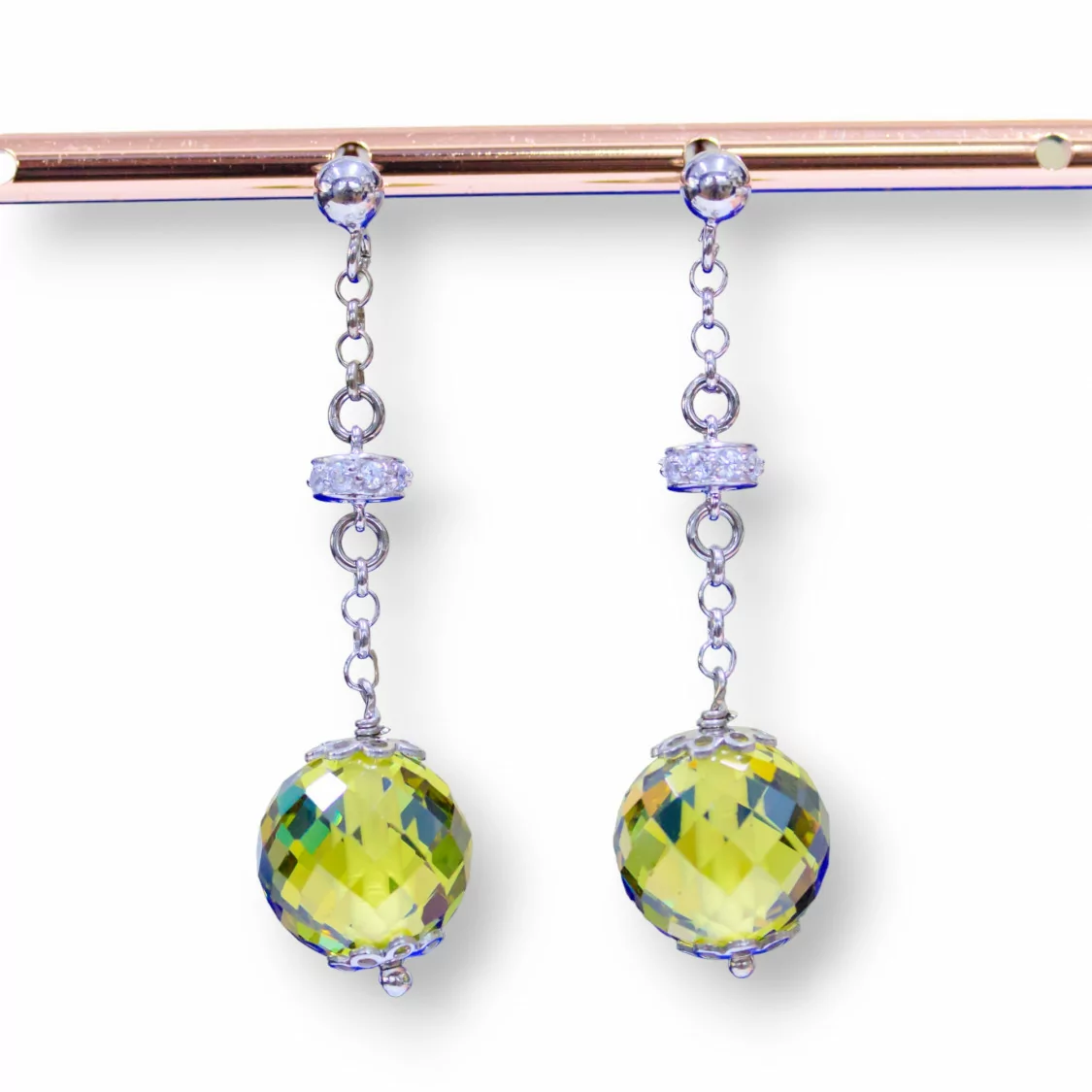 Orecchini A Perno Di Argento 925 Con Zirconi A Sfera Sfaccettata E Rondelle Zirconate Verde Peridot Chiaro 12x45mm-ARGENTO 925 DESIGN ITALY | Worldofjewel.com