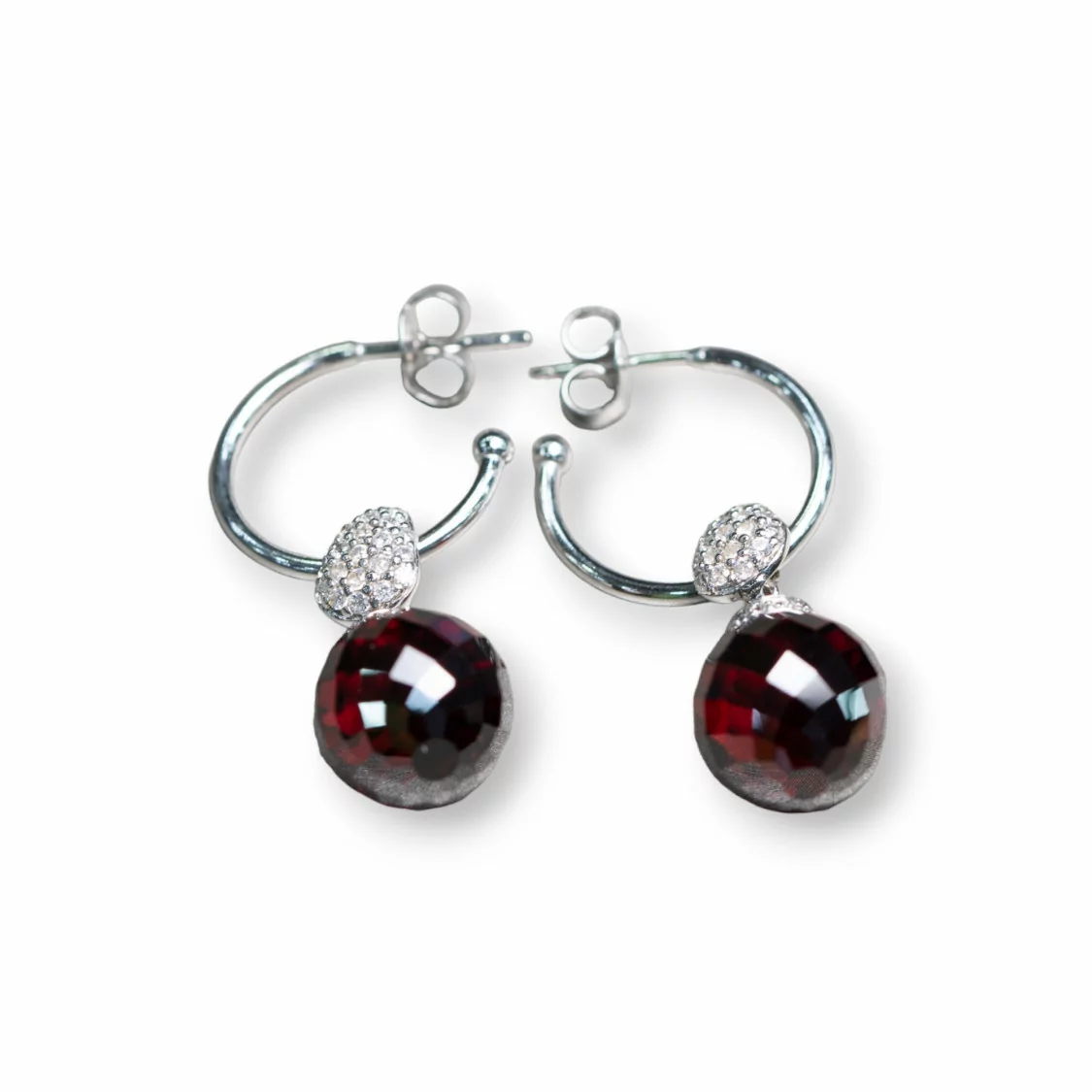 Orecchini A Perno Di Argento 925 Semicerchio Con Pendente Di Zirconi E Sfera Zirconia Rosso 12x38mm-ARGENTO 925 DESIGN ITALY | Worldofjewel.com